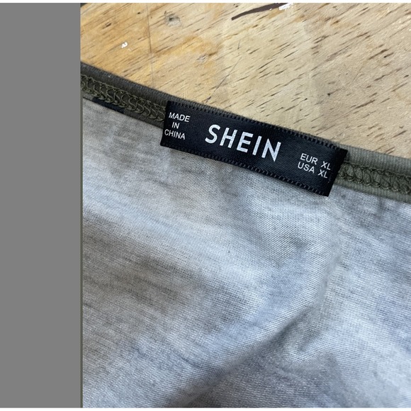 SHEIN Women's Camo V Neck 3/4 Sleeve Top XL - Picture 4 of 4